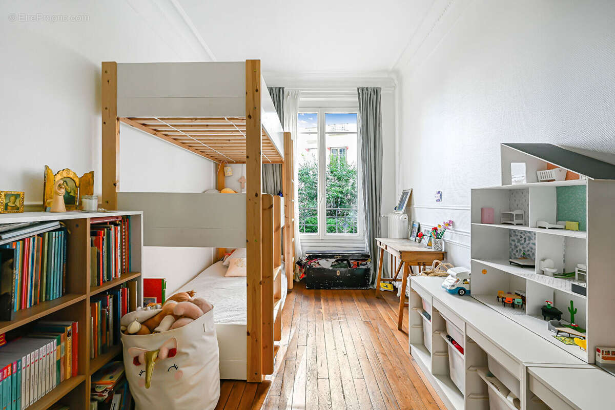 Appartement à PARIS-14E