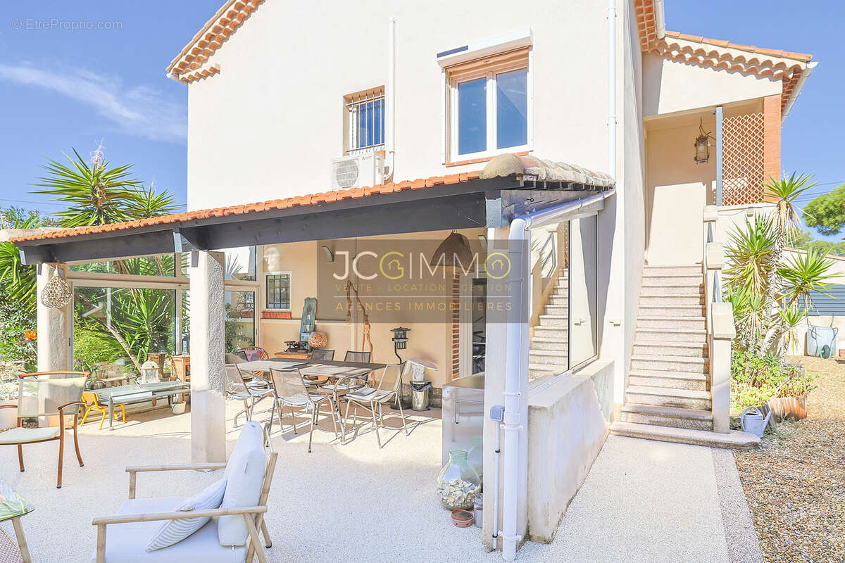 Maison à HYERES