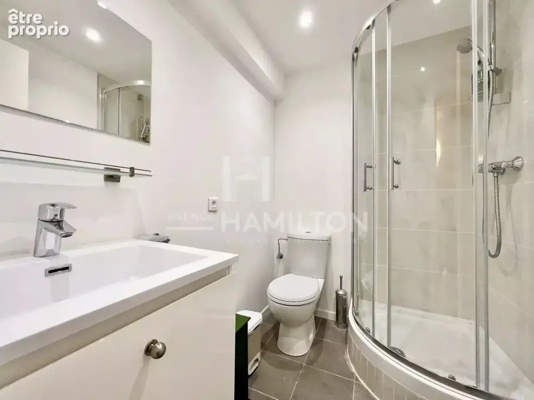 Boutique et appartement centre du village - photo 5