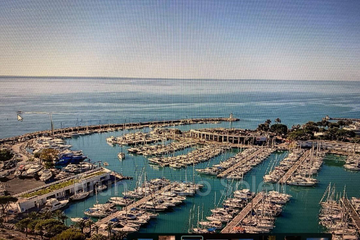 Commerce à VILLENEUVE-LOUBET