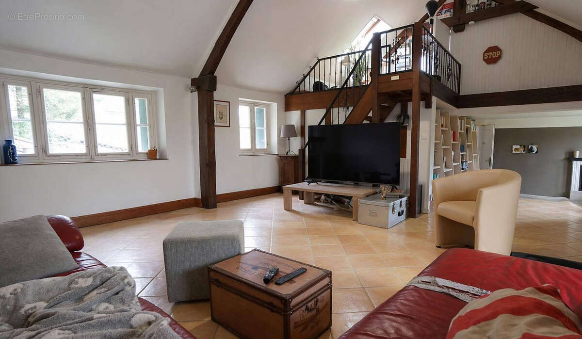 Maison à MONTCHAUVET