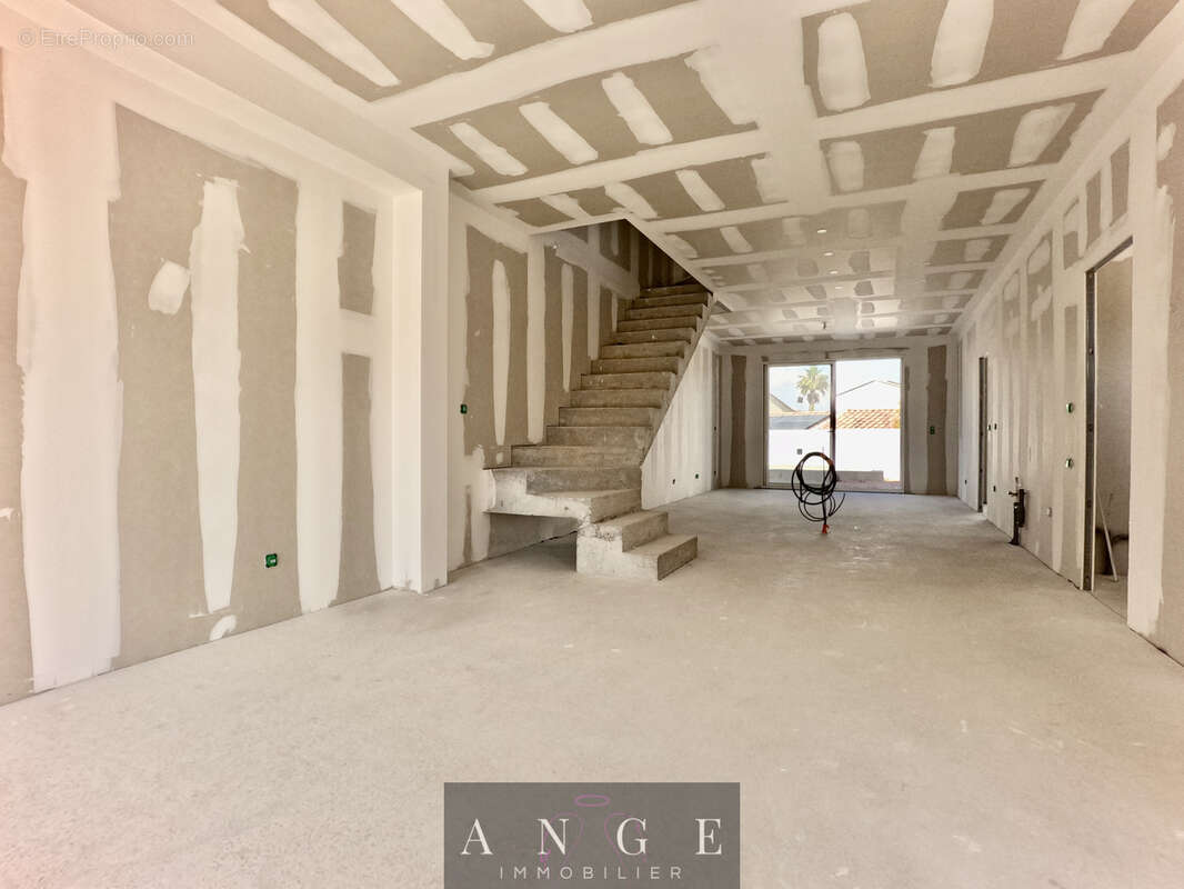 Villa contemporaine NEUVE LA FARLEDE - photo 4
