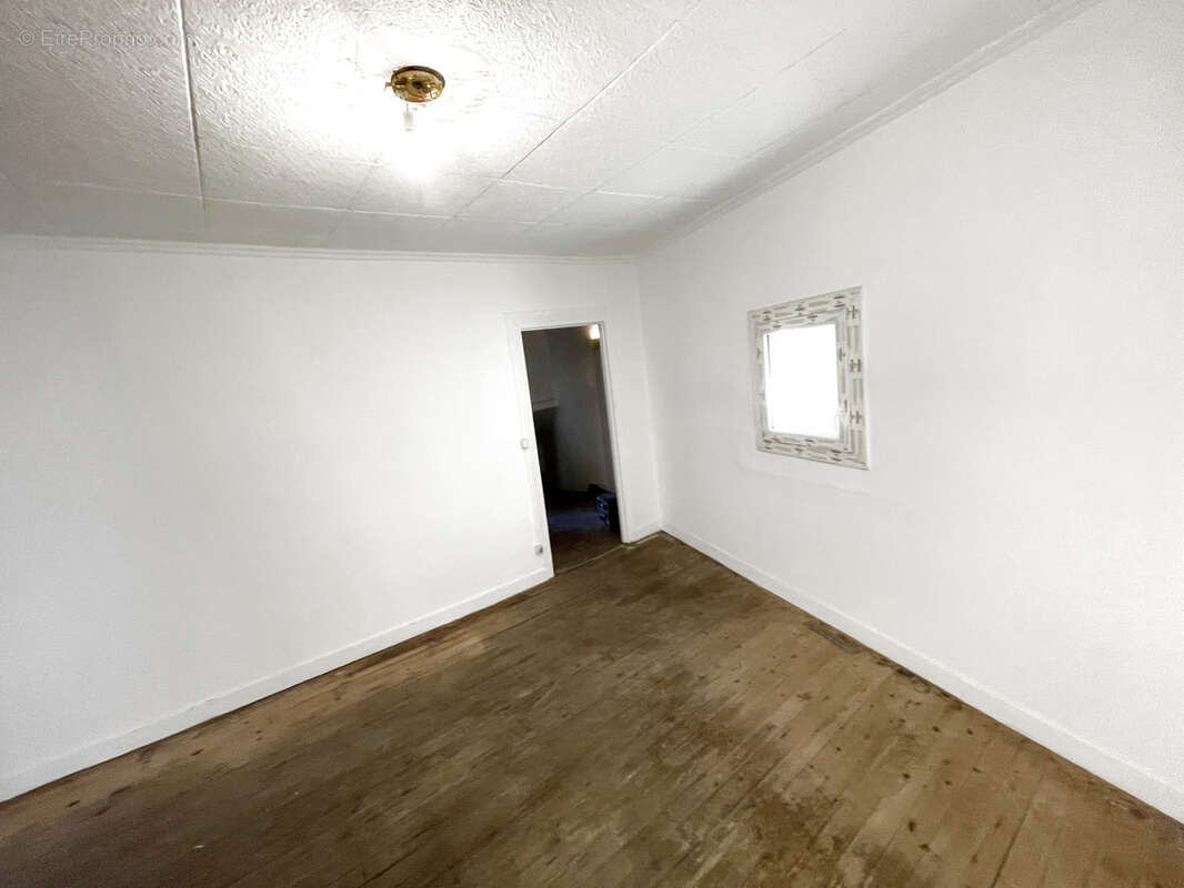 Immeuble mixte 200 m2  au cœur de Villebourbon - photo 3