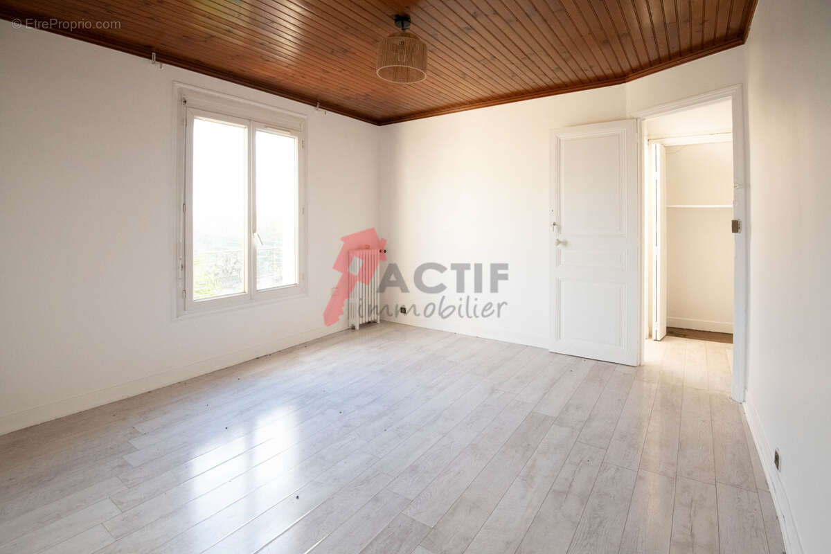 Maison à CORBEIL-ESSONNES