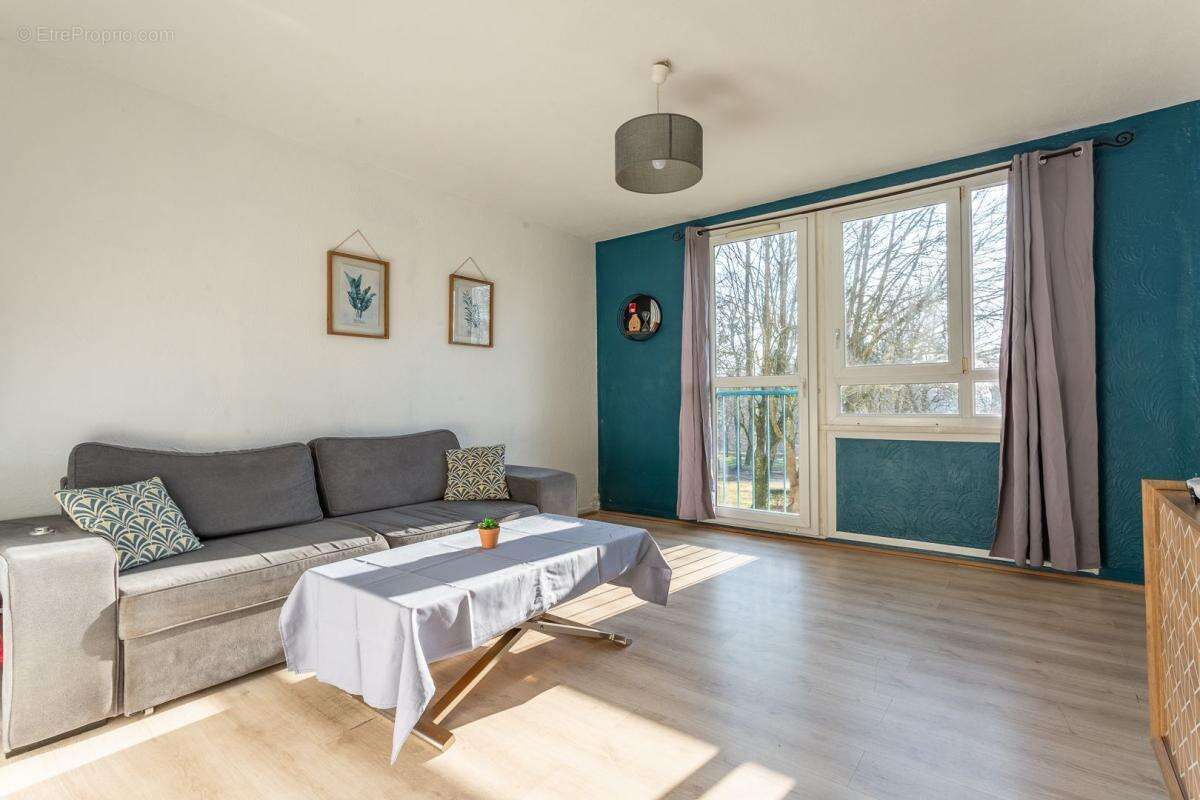 Proche commodités - Appartement 4 pièces de 70.75 m² - 3 CHAMBRES - PARKING & CAVE - photo 4