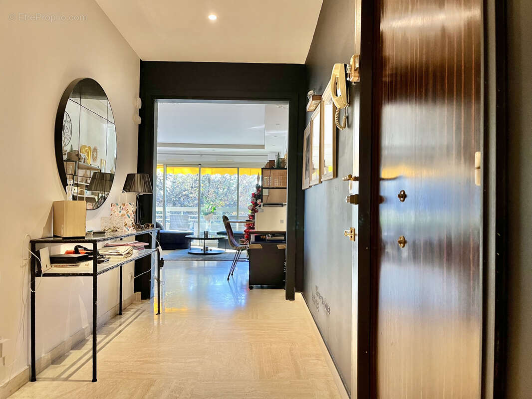 Appartement à LE CANNET
