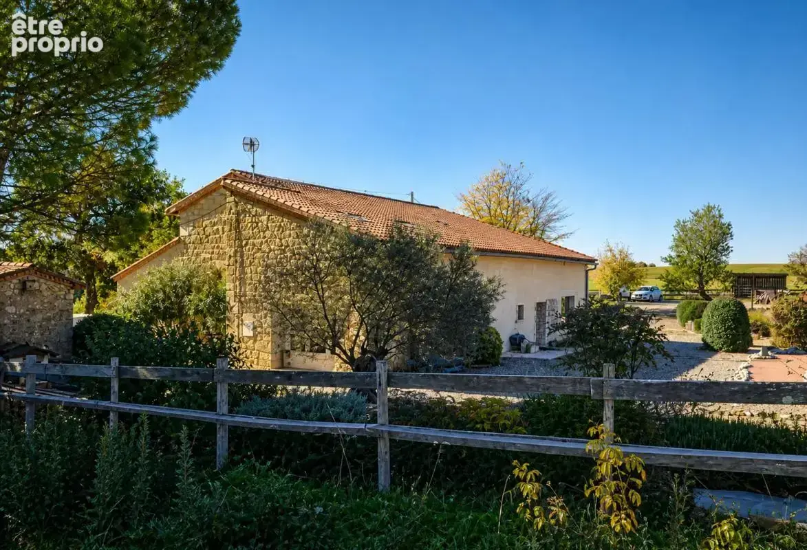 Maison de 8 pièces de 337 m² à La Sauvetat-de-Savères - photo 36