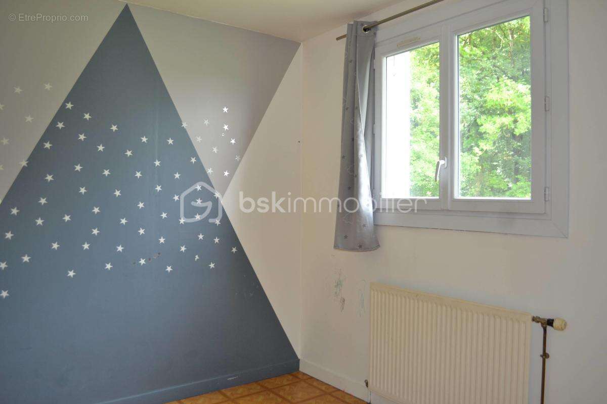 À vendre : Maison élevée sur sous-sol dans un quartier calme et recherché - photo 22