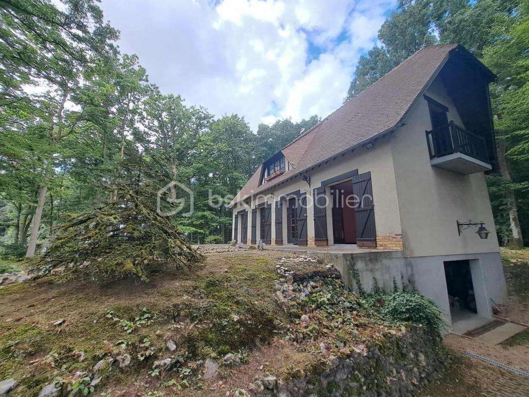 Maison au cœur d'une parcelle boisée – Coup de cœur assuré ! - photo 3