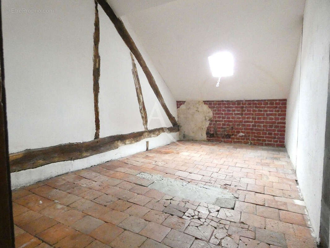 Maison à NEUVILLE-AUX-BOIS