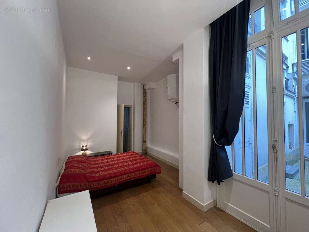 Appartement à PARIS-9E