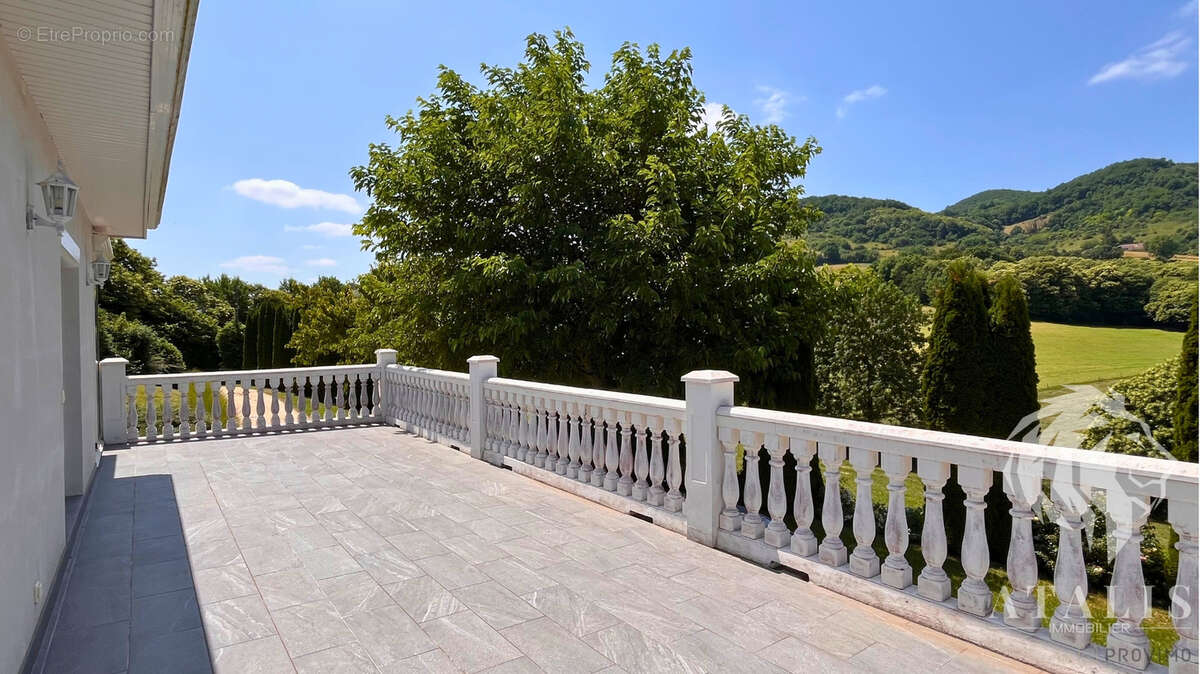 Maison à SAINT-VERAND