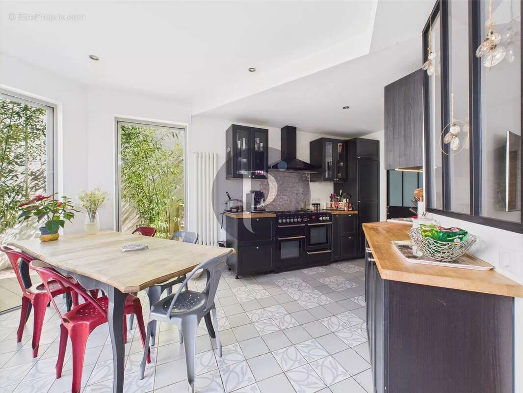 Maison à LE PLESSIS-ROBINSON