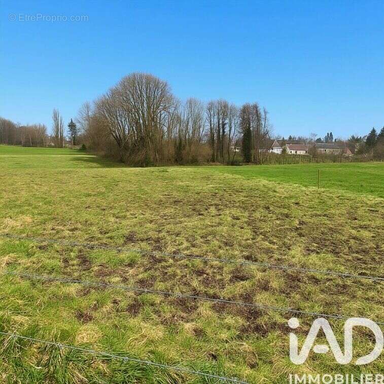 Terrain 722 m² à Guivry  - photo 2