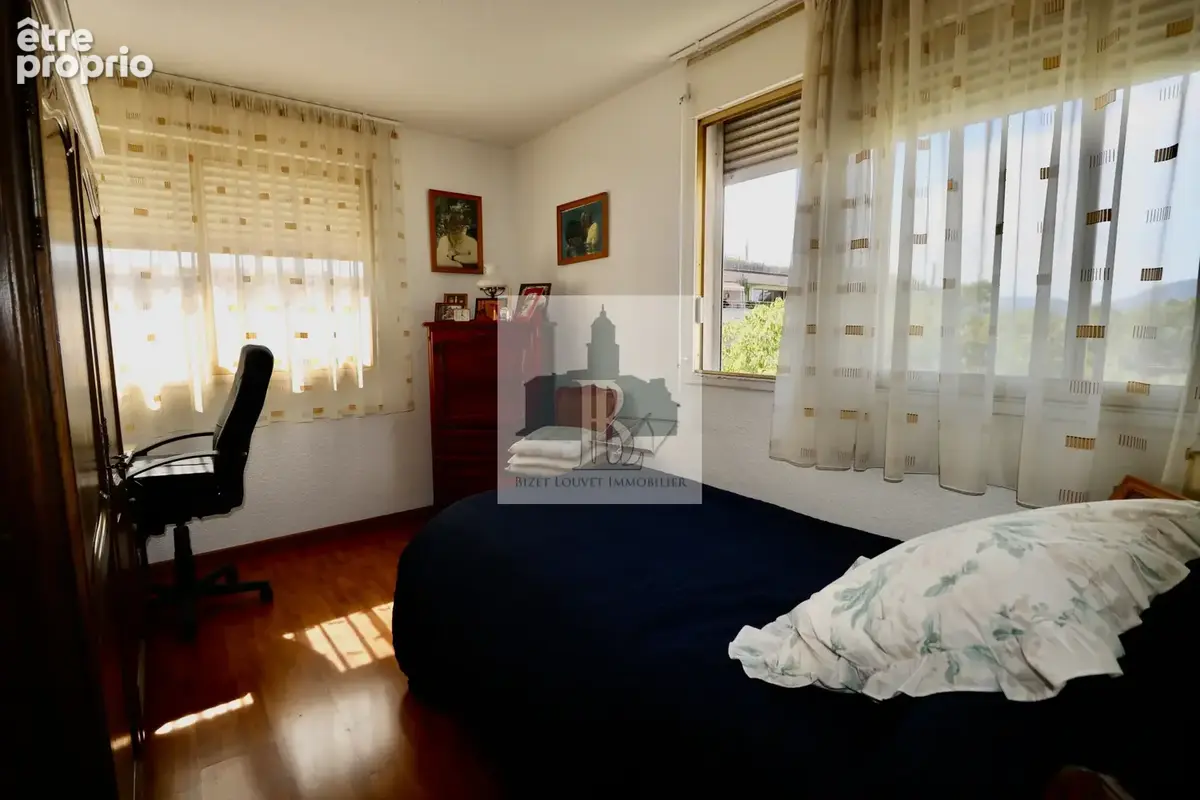 Rare à Saint-Tropez - Emplacement d'exception pour cet appartement avec terrasses et garage, piscine - photo 10