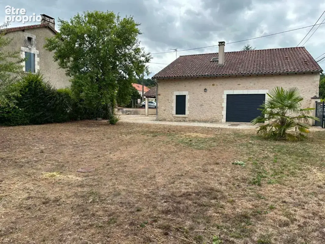 Maison en pierres 213 m2 Condat Sur Trincou 11 pièces 6 chambres - photo 15