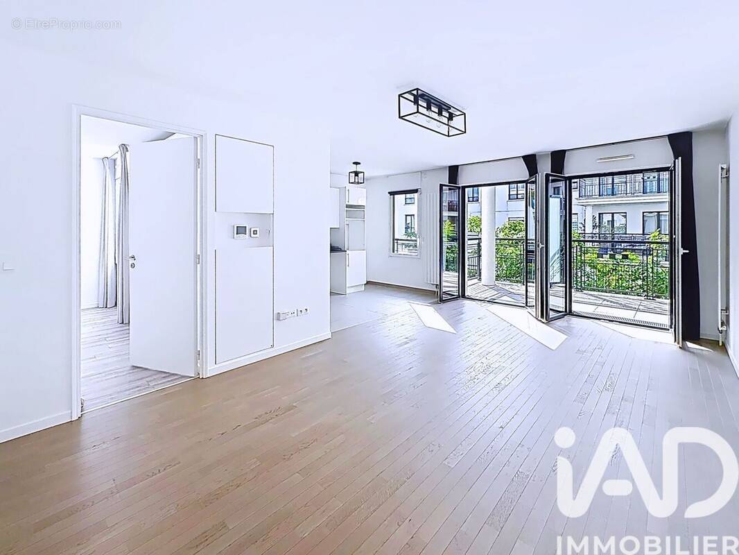 Photo 1 - Appartement à SURESNES