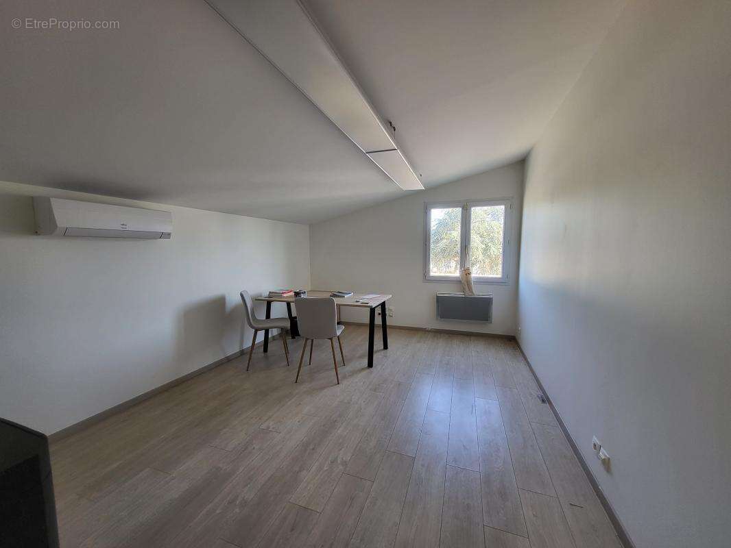 Locaux/Biens immobiliers - photo 3