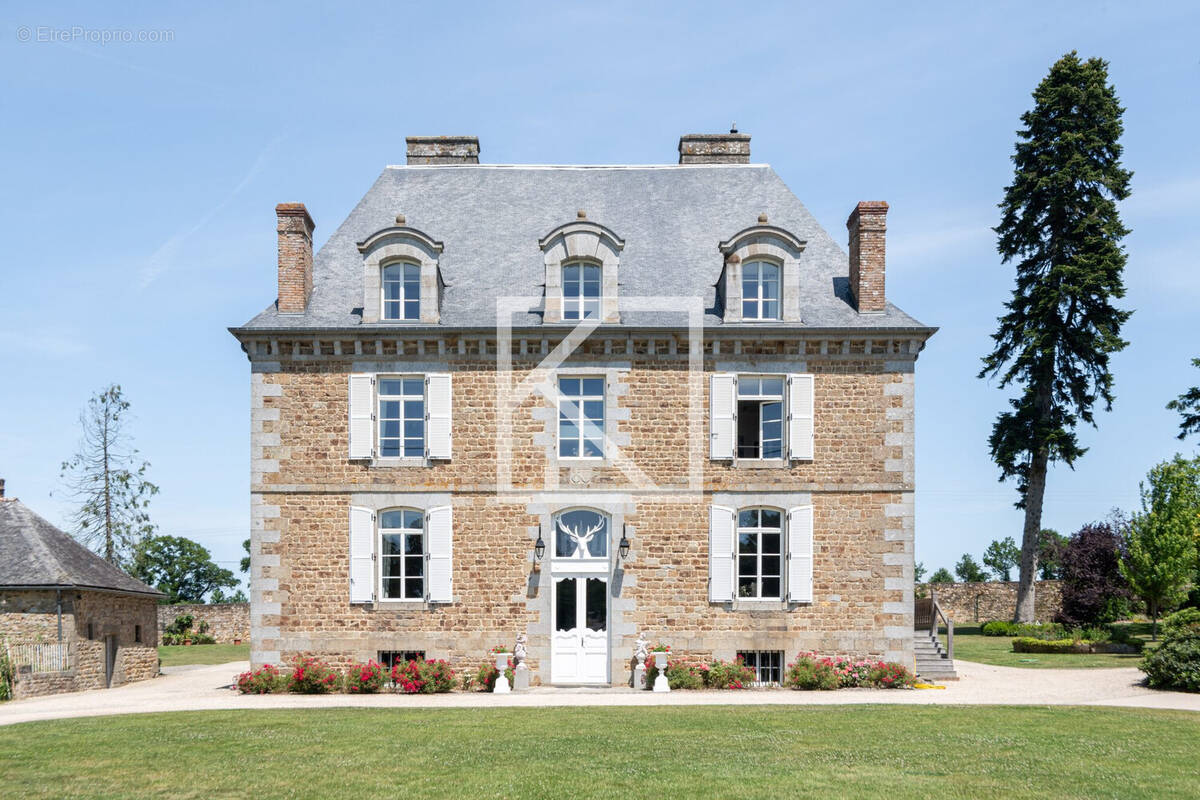 Autre à MEZIERES-SUR-COUESNON