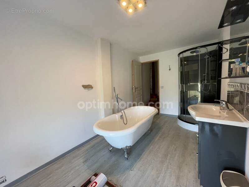 Maison à ARNAC-LA-POSTE