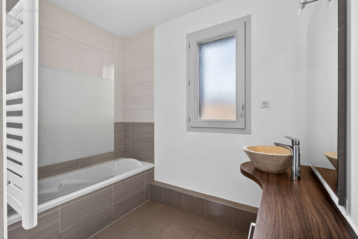 Appartement à MURES