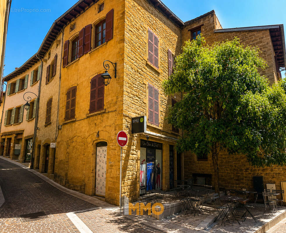 Appartement à L'ARBRESLE