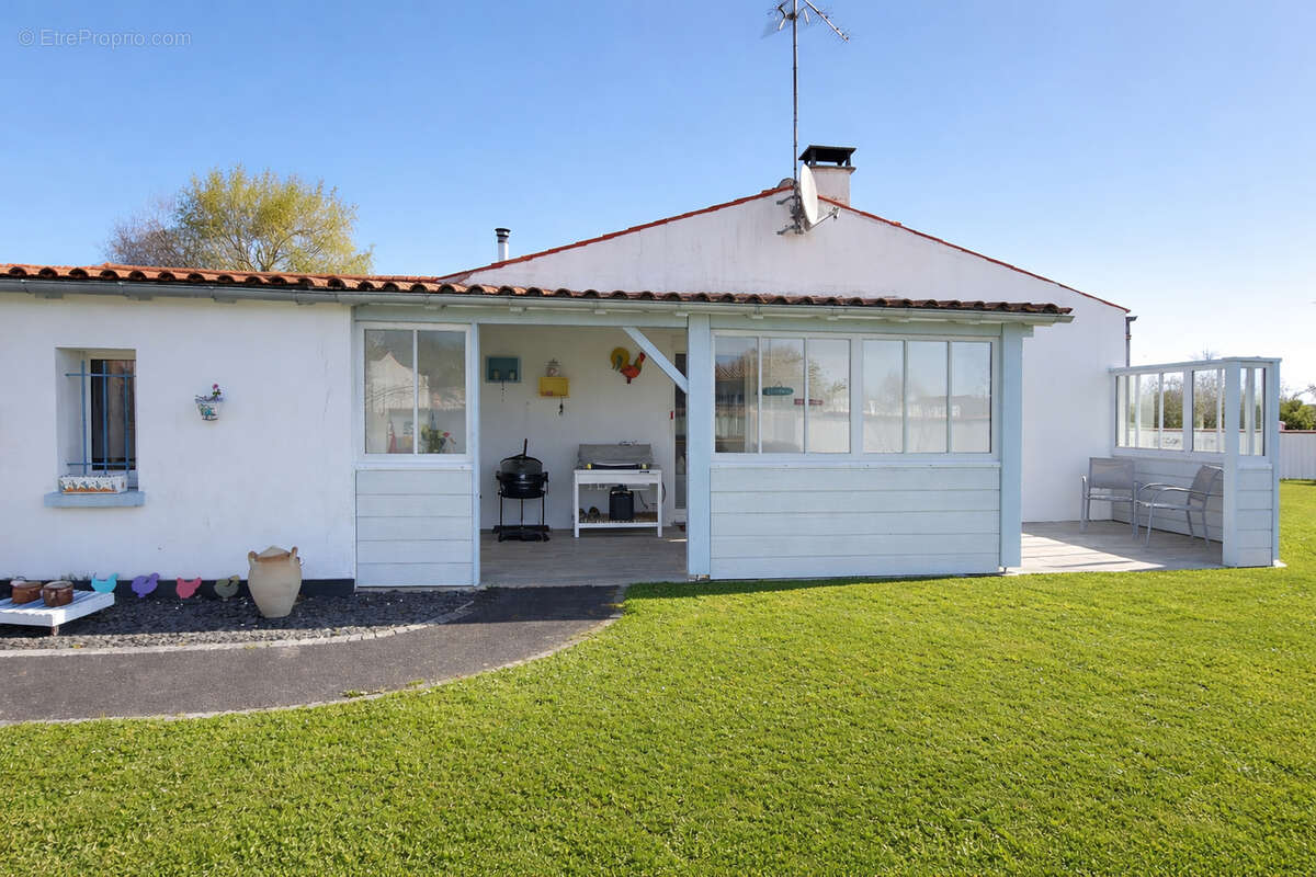 Dompierre sur mer maison  155 m² 5 chambres piscine jardin - photo 12