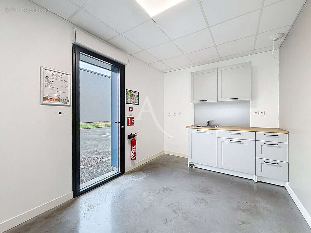 Commerce à BRISSAC-QUINCE