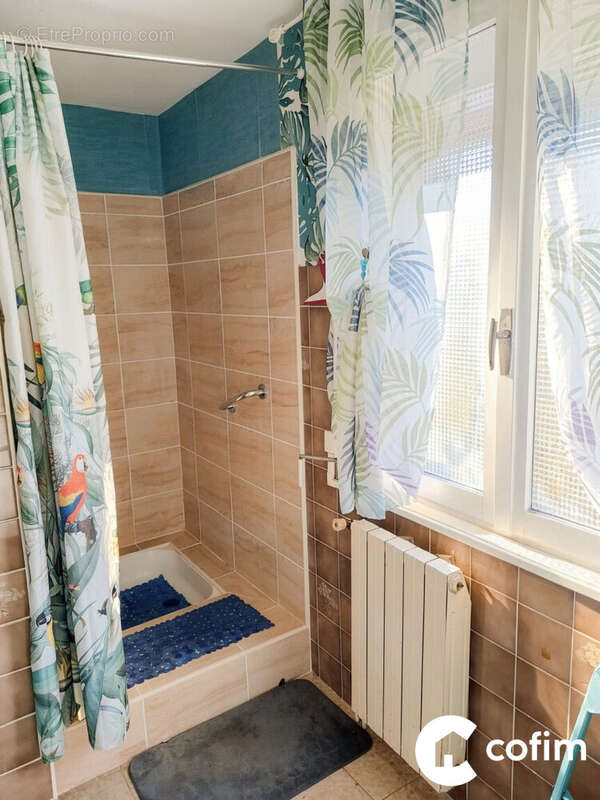 salle d'eau  - Maison à TARBES