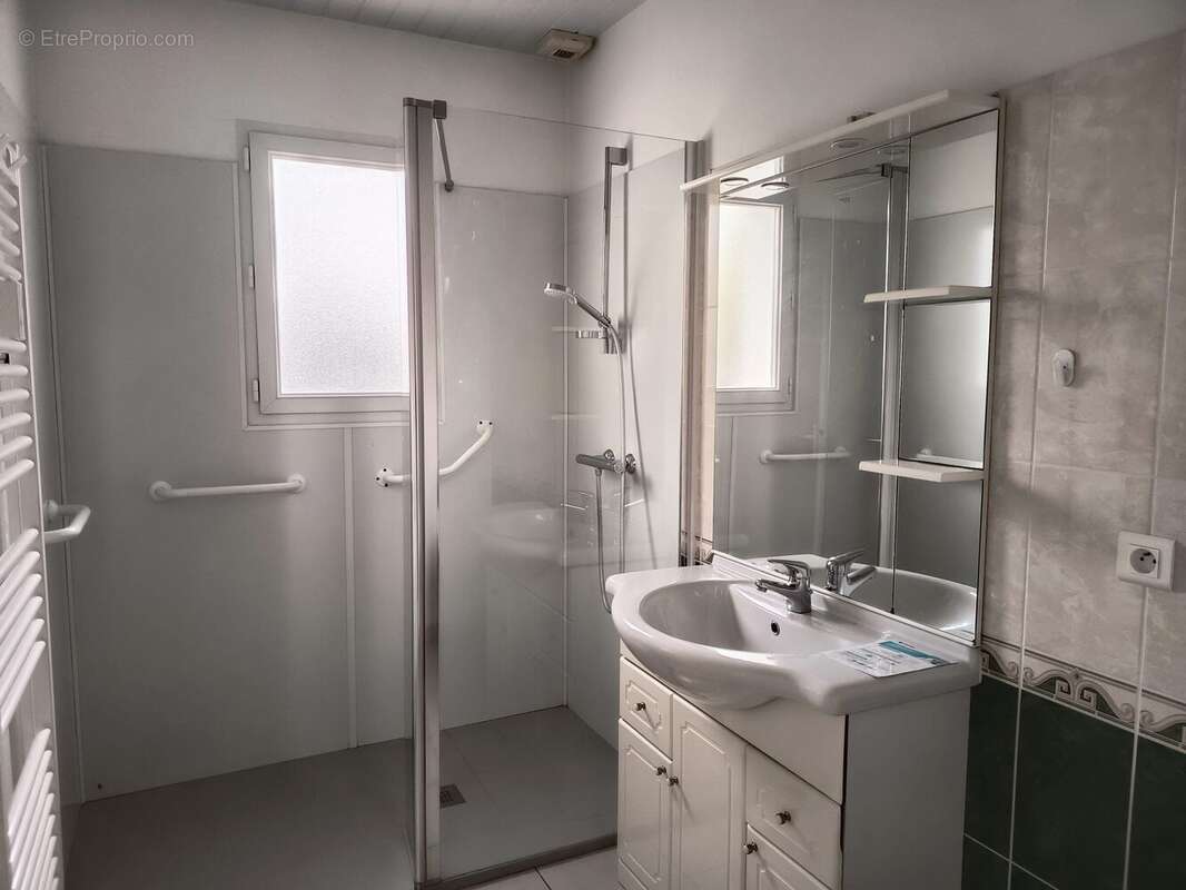 Maison à CHATEAUNEUF