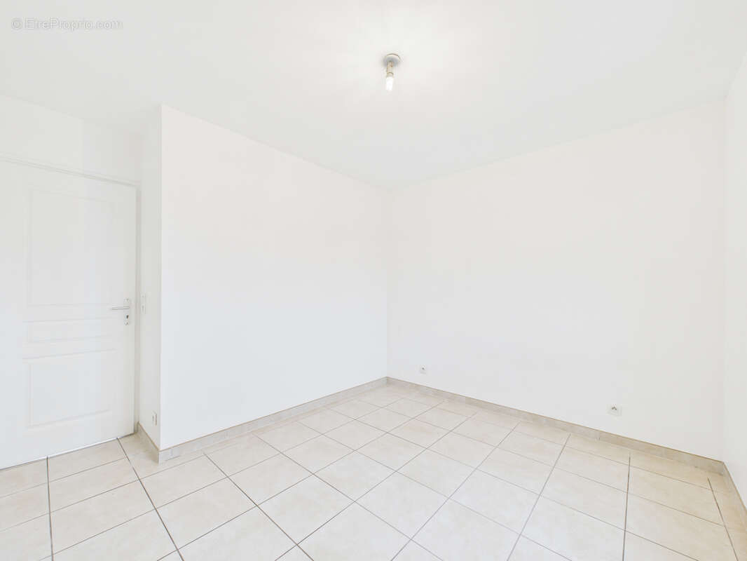 Appartement à SARTROUVILLE