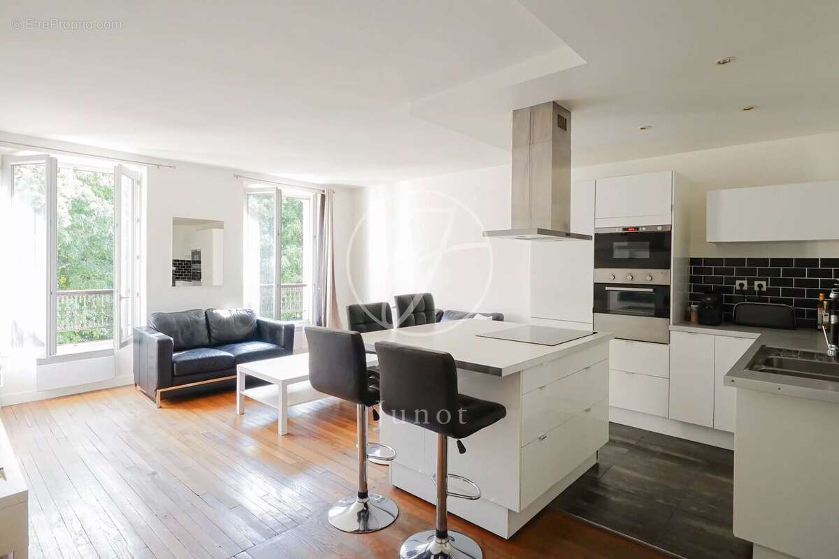 Appartement à PARIS-18E