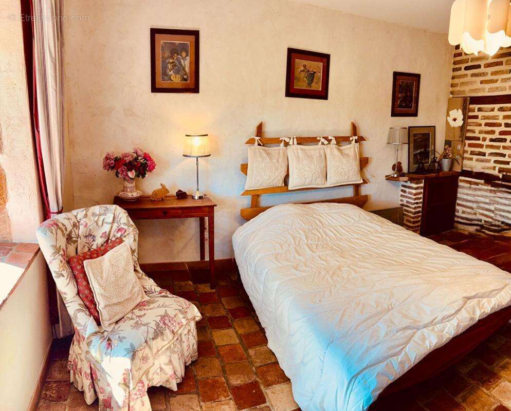 EXCLUSIVITE : Très belle ferme rénovée à Saint Rémy (01) - photo 12