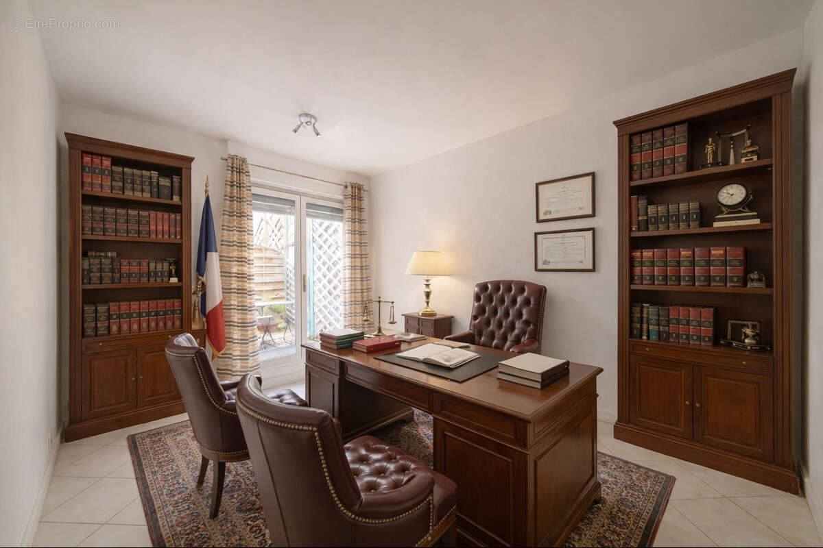 Appartement à MARSEILLE-1E