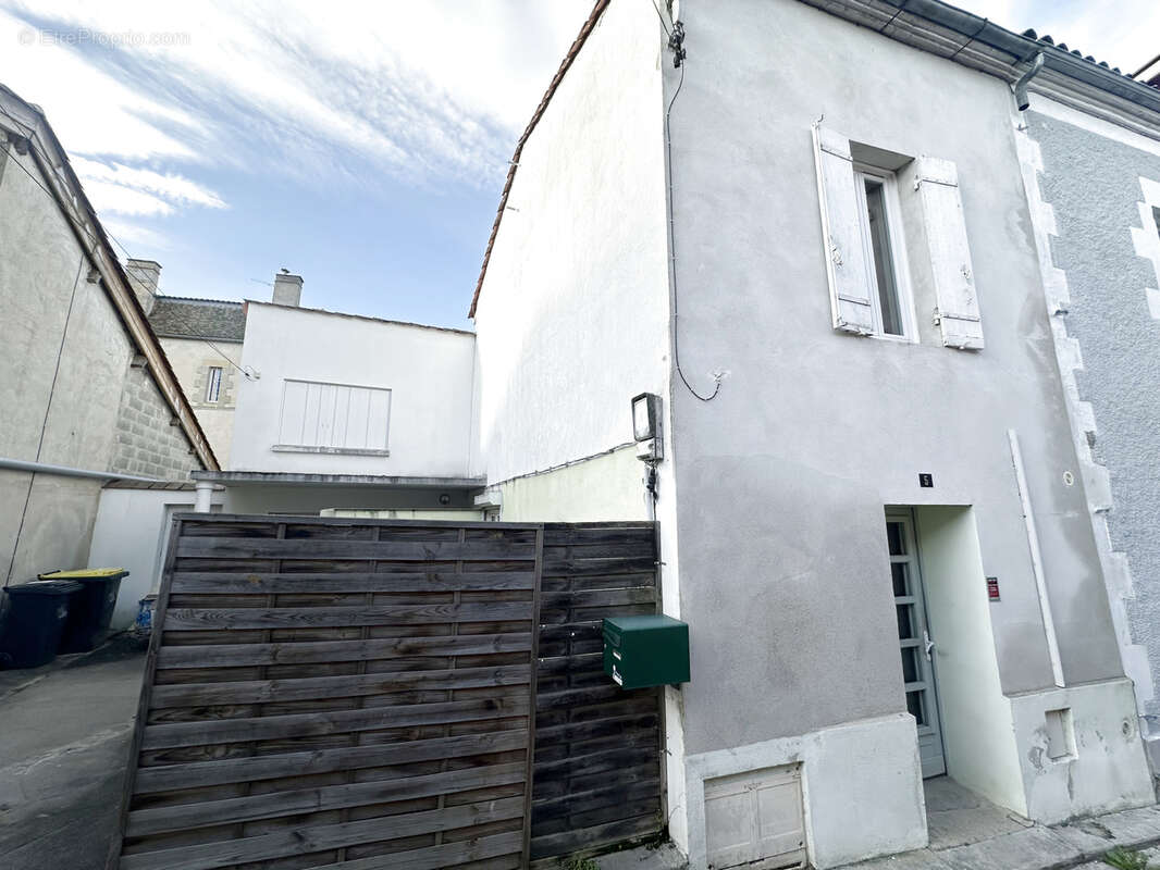 Maison à GONTAUD-DE-NOGARET