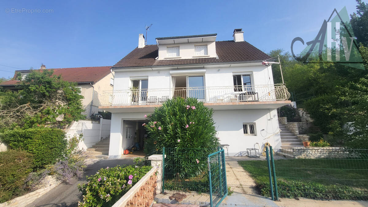 Maison à MONTEREAU-FAULT-YONNE