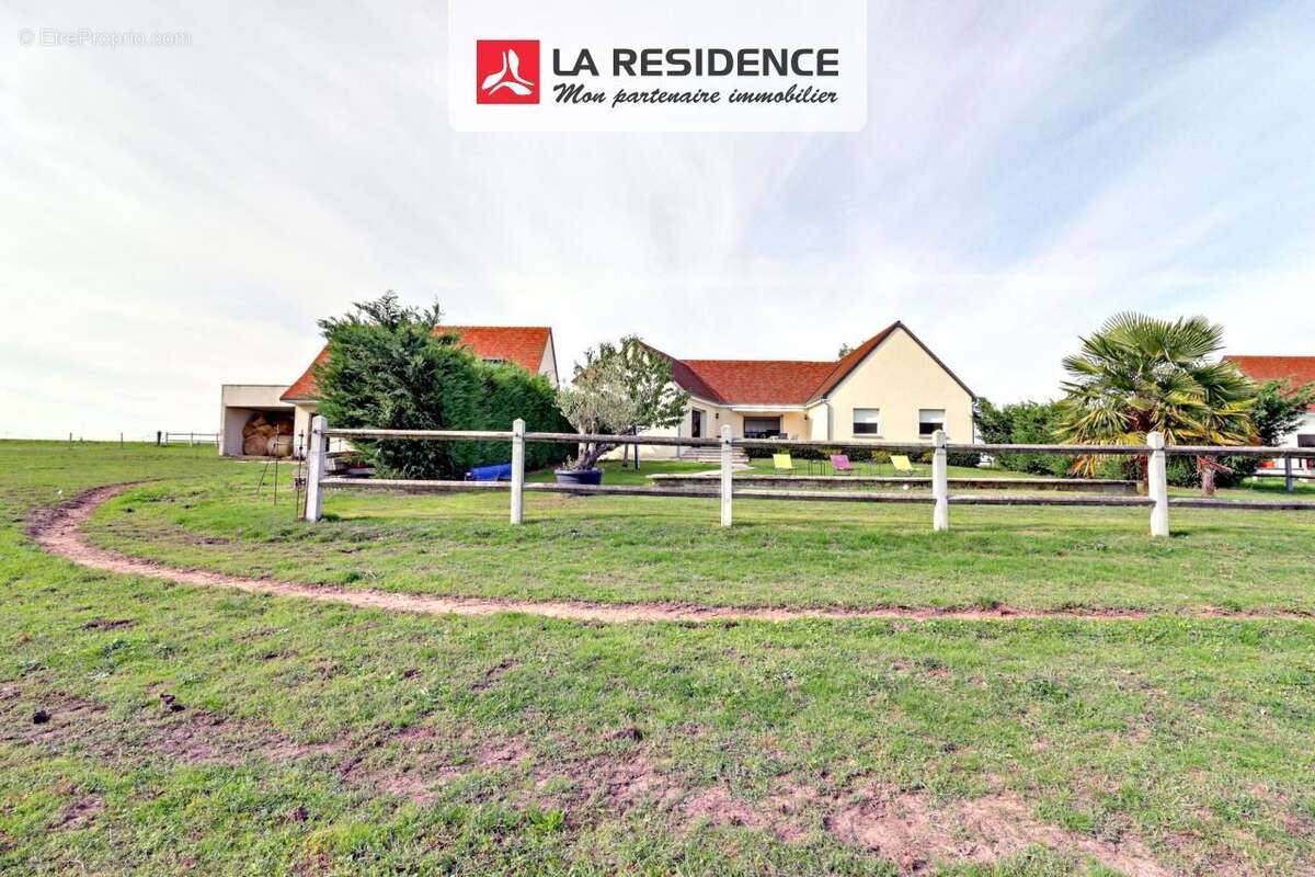 Maison à CHOUZY-SUR-CISSE