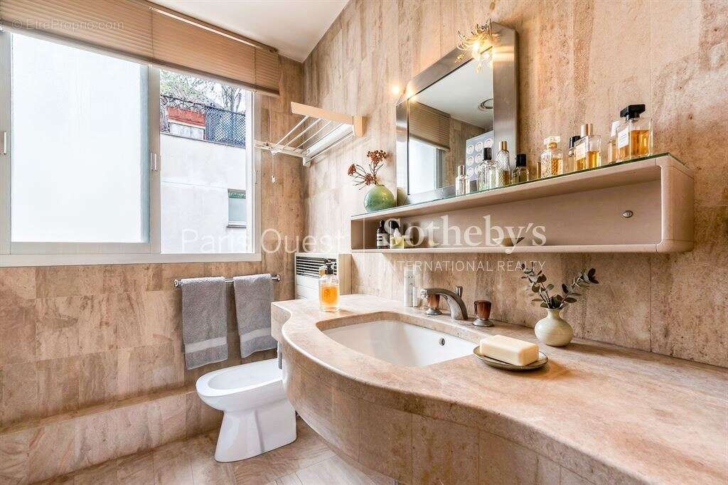 Appartement à NEUILLY-SUR-SEINE