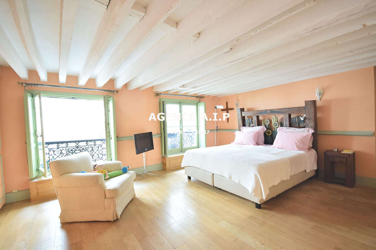 Appartement à PARIS-2E