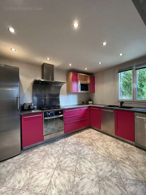 Maison à SAINT-ETIENNE-DU-ROUVRAY