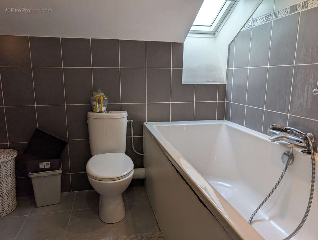 Appartement à EZANVILLE