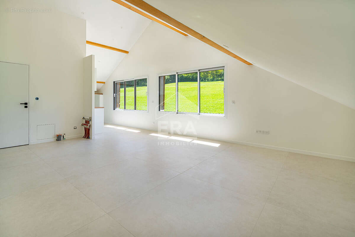 Appartement 91m² à mésigny - photo 2