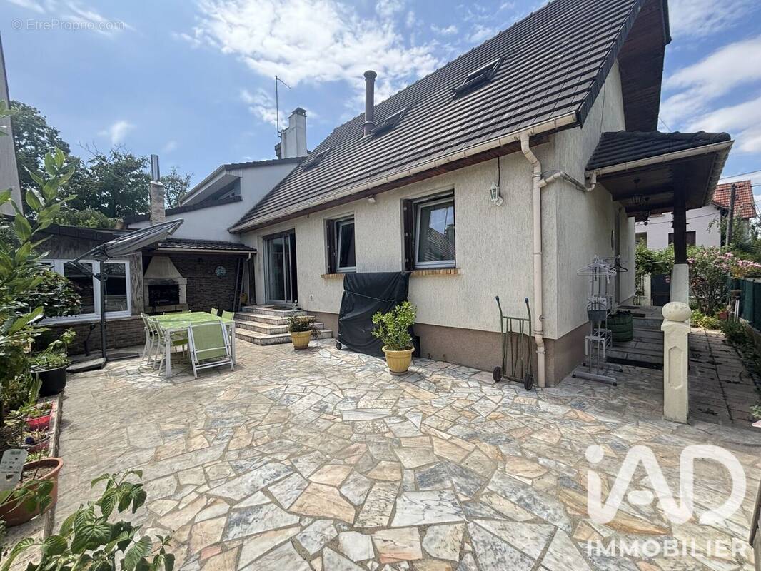 Photo 1 - Maison à VILLIERS-SUR-MARNE