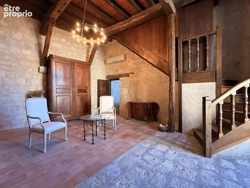château d'exception au cœur d'un village historique - photo 16