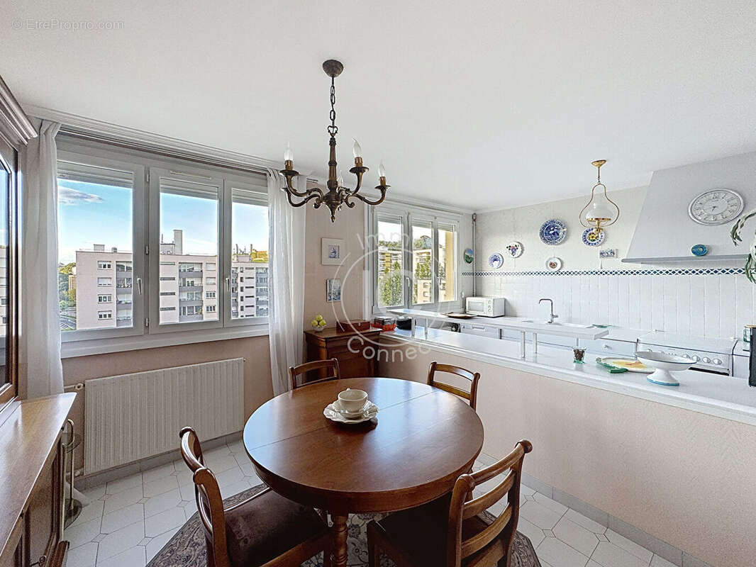 Appartement à SAINTE-FOY-LES-LYON