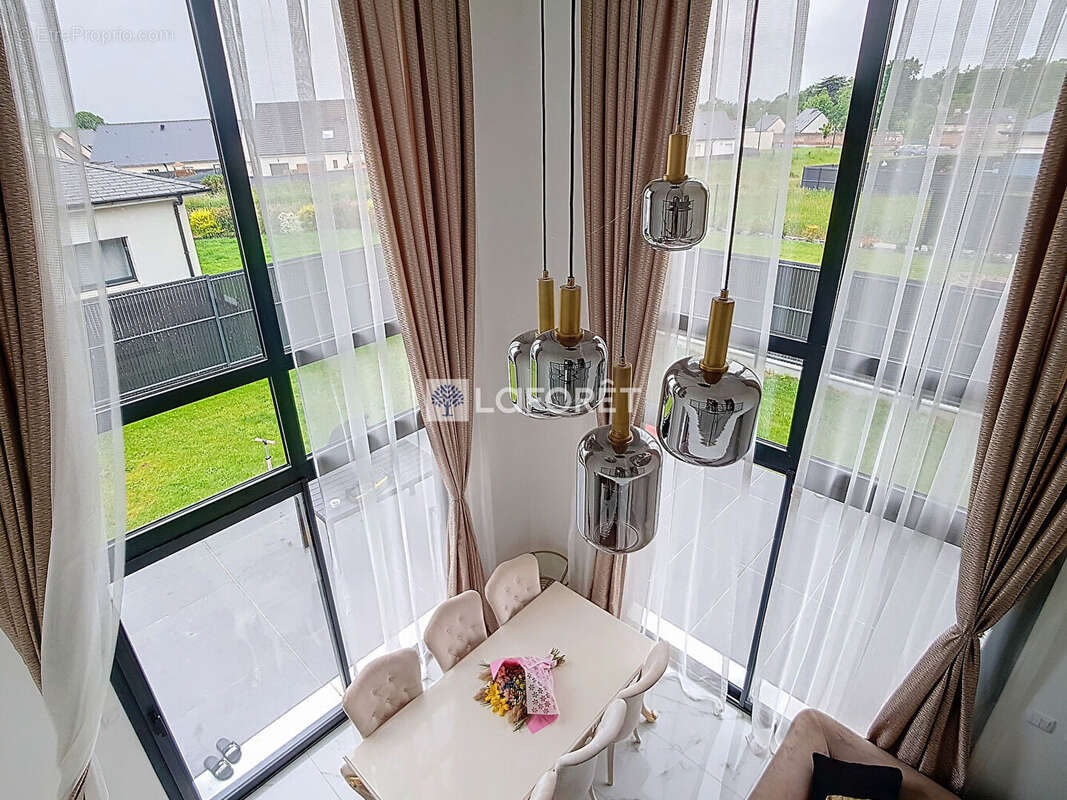 Maison à BARON-SUR-ODON