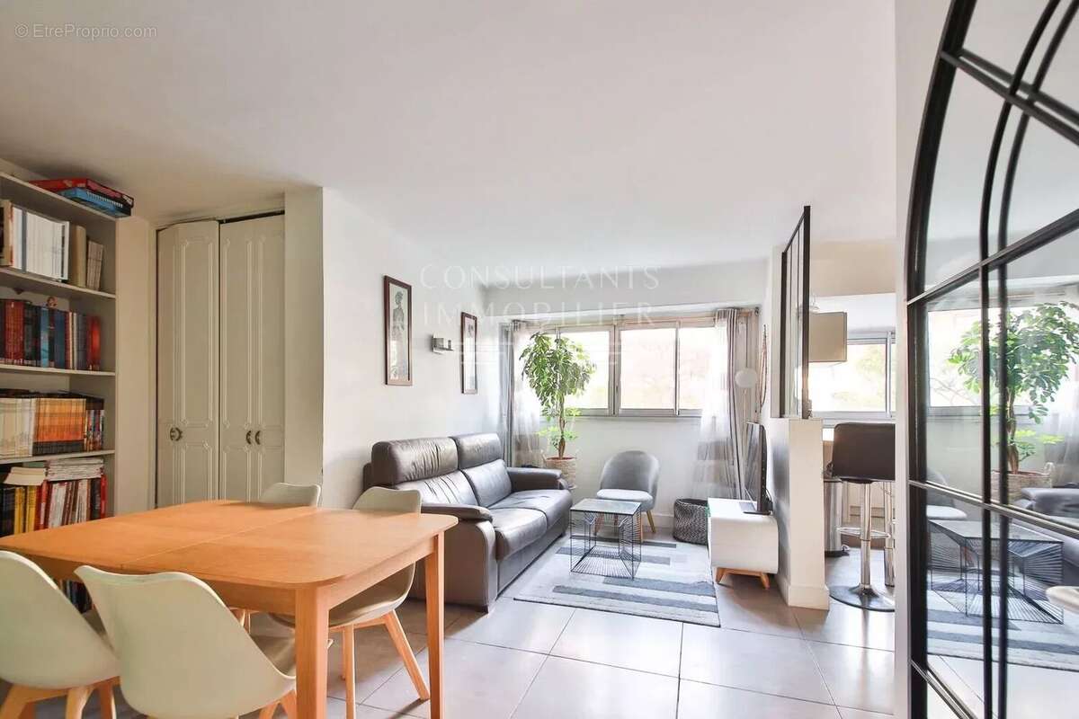 Appartement à PARIS-15E