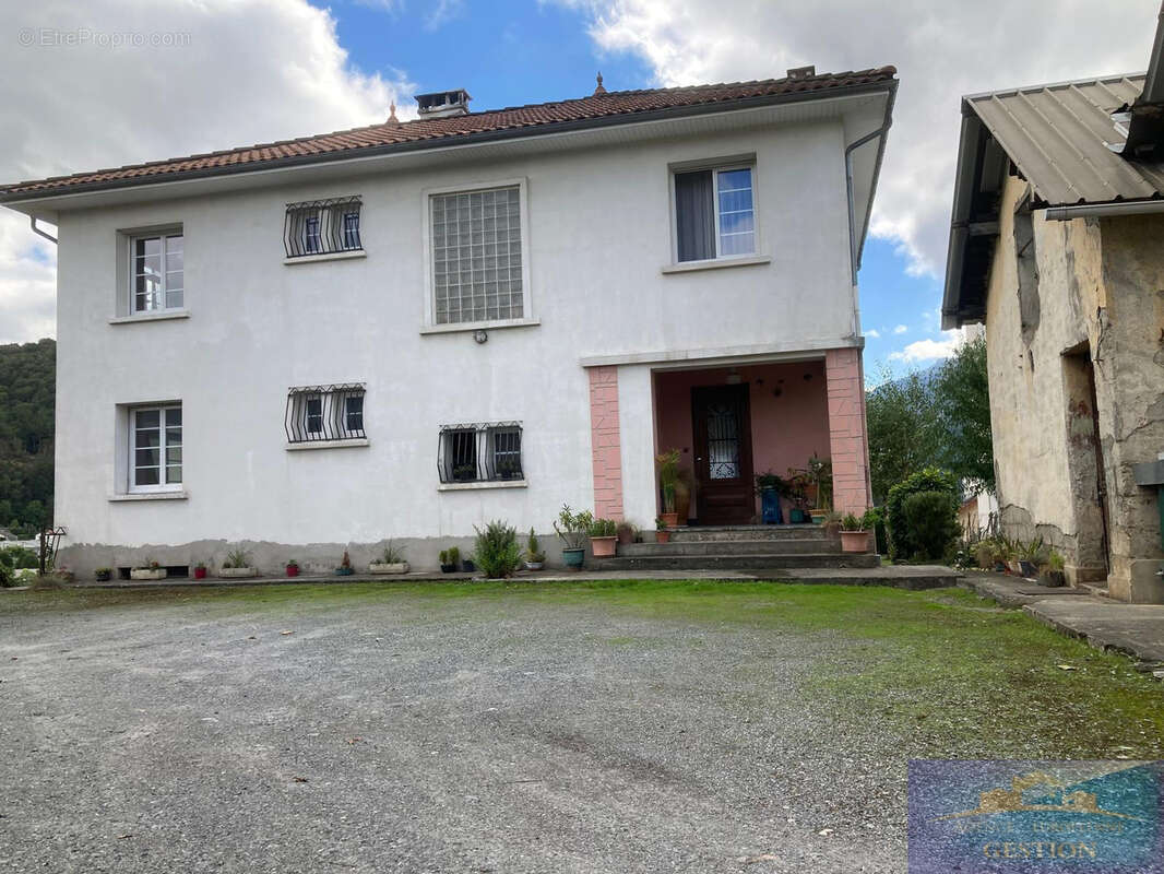 Maison à LOURDES