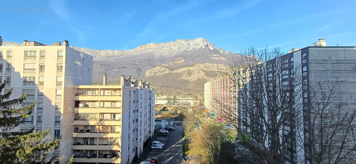Appartement à LE PONT-DE-CLAIX