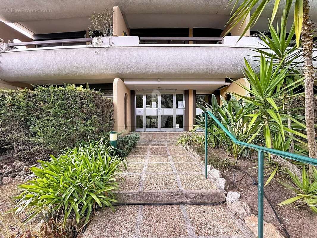 Appartement à LE CANNET